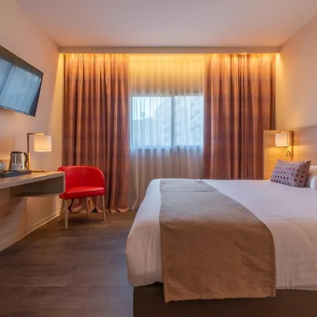 Otel L'empreinte 3*