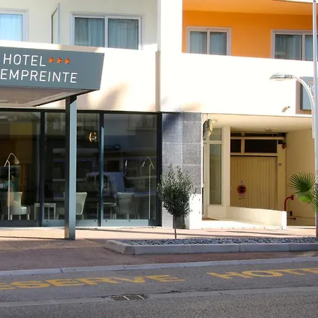 Otel L'empreinte 3*